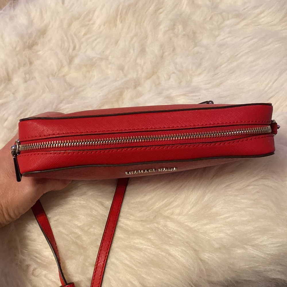 Michael Kors, red purse, excellent used condition - Picture 4 of 8